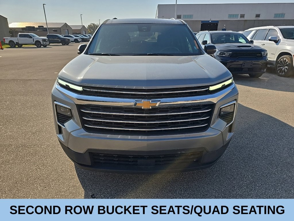 Used 2026 Chevrolet Traverse LT AWD/4WD image 2