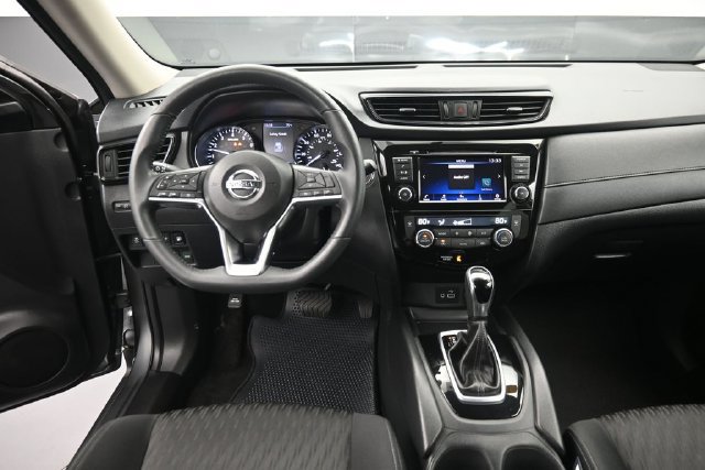 Used 2018 Nissan Rogue SV AWD/4WD image 11