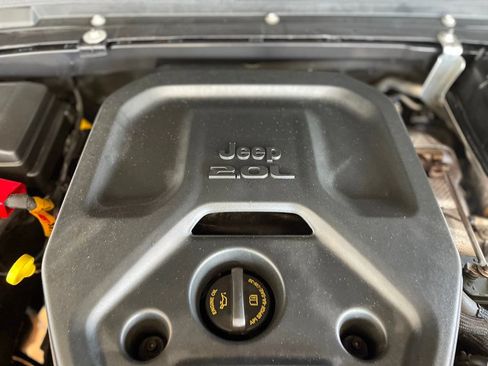 Used 2023 Jeep Wrangler Unlimited w/ Cold Weather Group AWD/4WD image 9