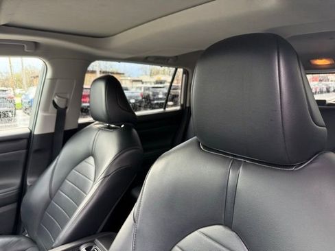 Used 2021 Toyota Highlander XLE image 9