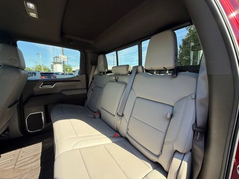 Used 2025 GMC Sierra 1500 SLT w/ SLT Premium Plus Package image 24