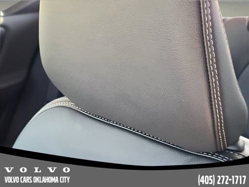 Used 2025 Volvo XC40 B5 Core w/ Protection Package Premier image 9