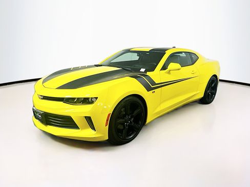 Used 2017 Chevrolet Camaro LT RWD image 3