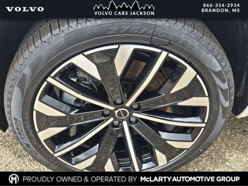 New 2025 Volvo XC90 T8 Core image 21