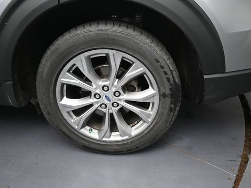Used 2022 Ford Explorer Limited w/ Equipment Group 301A AWD/4WD image 15