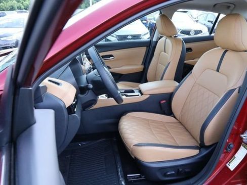 Certified 2024 Nissan Sentra SV w/ SV Premium Package FWD image 9
