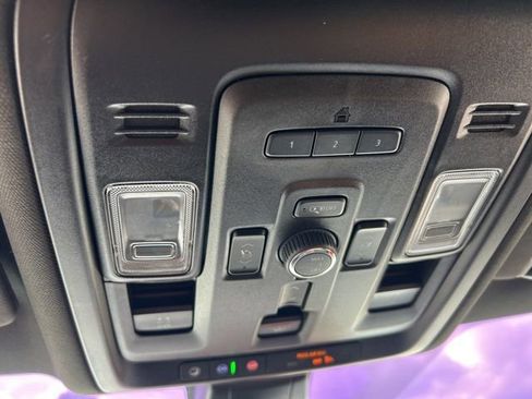 Used 2022 GMC Yukon Denali image 27