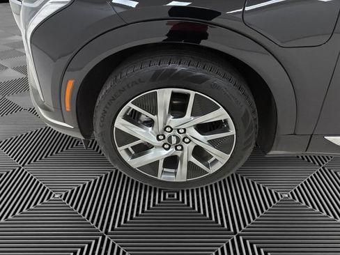 Certified 2025 Cadillac Optiq Luxury 2 w/ LPO, Floor Liner Package AWD/4WD image 9