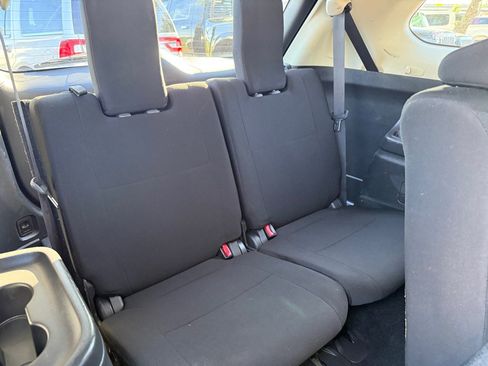 Used 2018 Mitsubishi Outlander ES image 17