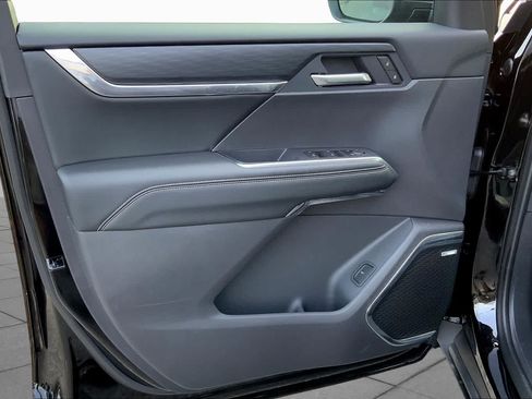 New 2025 GMC Acadia Elevation FWD image 10