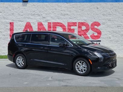 New 2027 Chrysler Pacifica Select