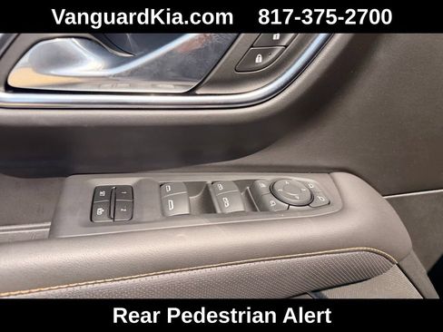 Used 2024 GMC Yukon AT4 w/ Technology Package AWD/4WD image 19