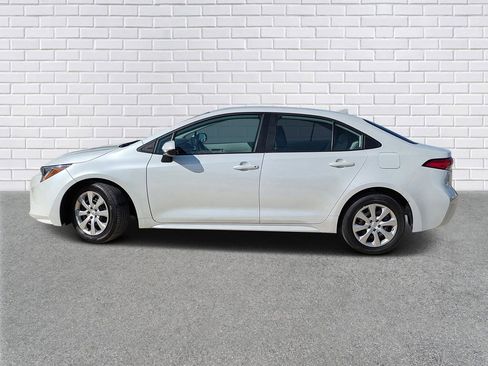 Used 2024 Toyota Corolla LE image 2