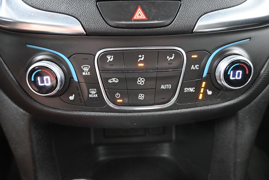Used 2021 Chevrolet Equinox LT FWD image 19