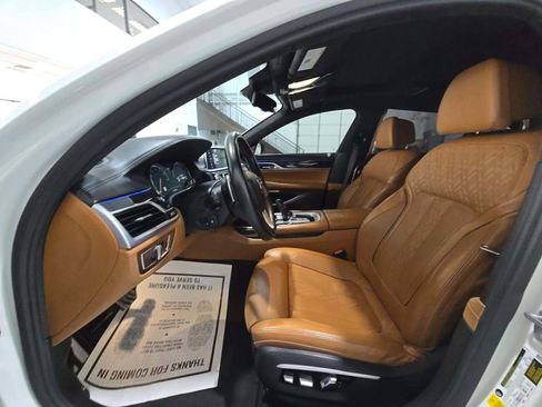 Used 2017 BMW 750i RWD image 4