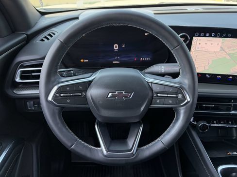 Used 2025 Chevrolet Traverse LT w/ Midnight/Sport Edition FWD image 14