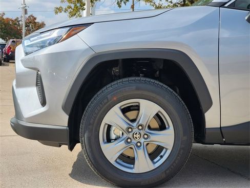 New 2025 Toyota RAV4 LE image 5