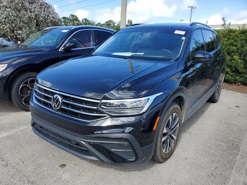 Used 2022 Volkswagen Tiguan S image 3