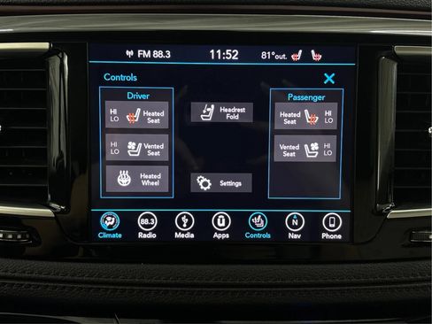 Used 2018 Chrysler Pacifica Limited FWD image 44