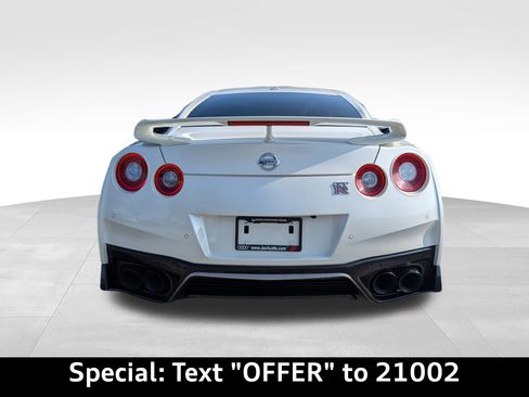 Used 2021 Nissan GT-R Premium image 5