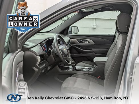 Used 2023 Chevrolet Traverse LT AWD/4WD image 3