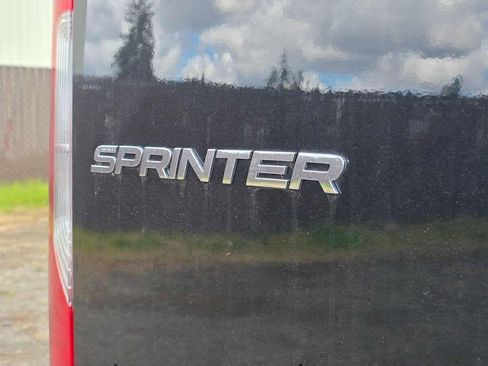 Used 2025 Mercedes-Benz Sprinter 2500 image 18