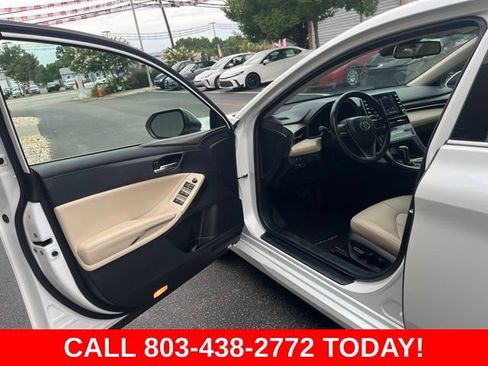 Used 2021 Toyota Avalon XLE w/ Carpet Mat Package (TMS) FWD image 4