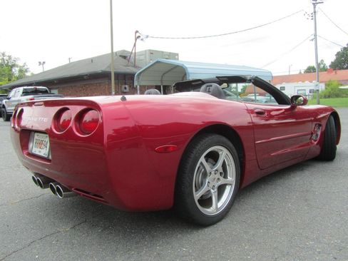 Used 2001 Chevrolet Corvette Convertible w/ Preferred Equipment Group2 RWD image 10