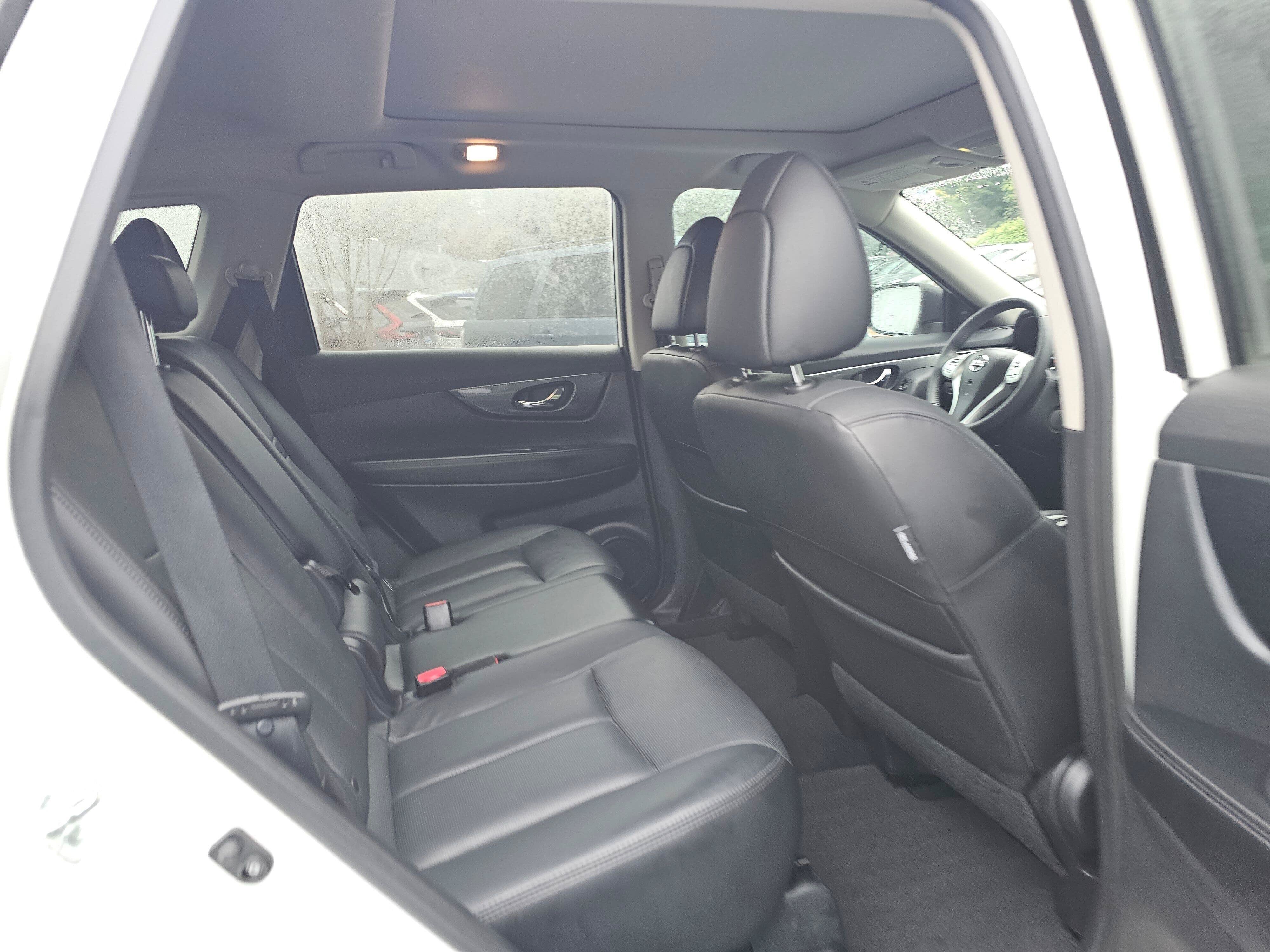 Used 2015 Nissan Rogue SL w/ SL Premium Package AWD/4WD image 14