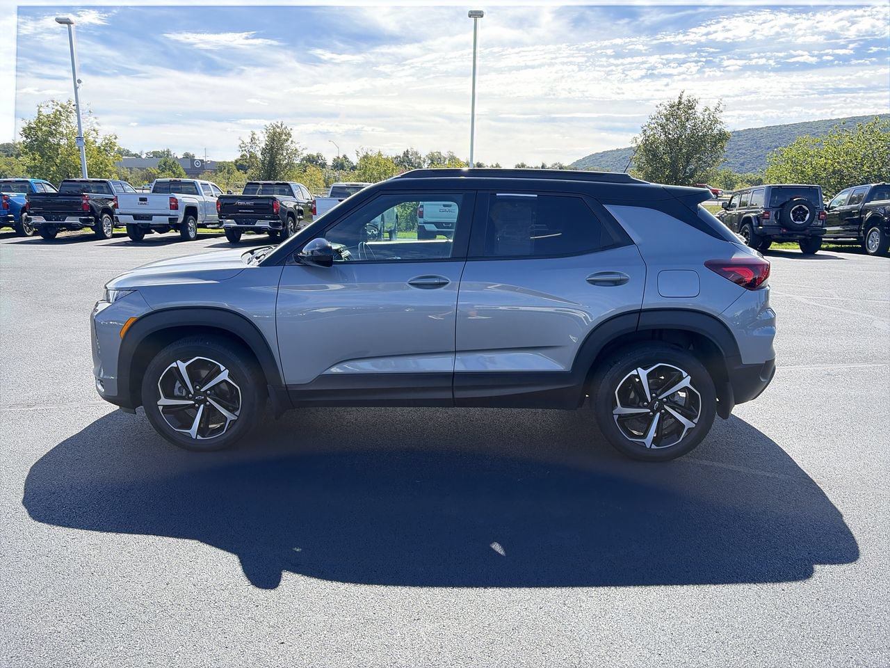 Used 2023 Chevrolet TrailBlazer RS w/ Convenience Package AWD/4WD image 4