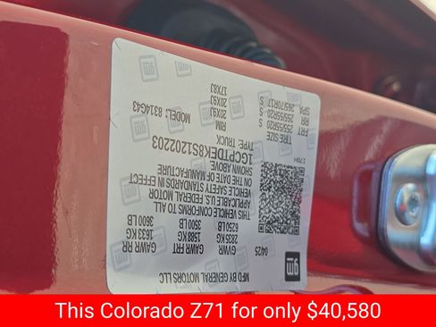 Used 2025 Chevrolet Colorado Z71 w/ Z71 Convenience Package 2 AWD/4WD image 40