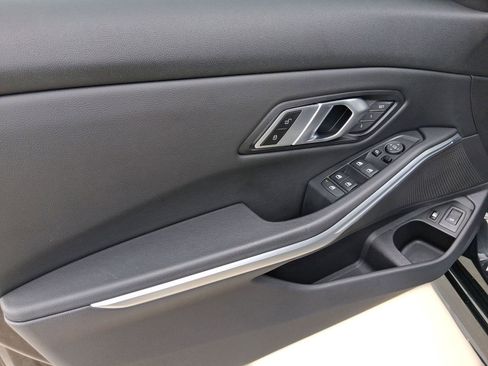 Used 2022 BMW 330e xDrive w/ M Sport Package image 12