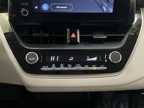 Used 2025 Toyota Corolla LE image 19