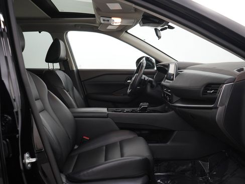 Used 2023 Nissan Rogue SV w/ SV Premium B Package AWD/4WD image 14