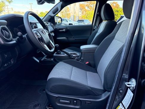 Used 2023 Toyota Tacoma TRD Off-Road w/ Black Out Package (TMS) AWD/4WD image 9