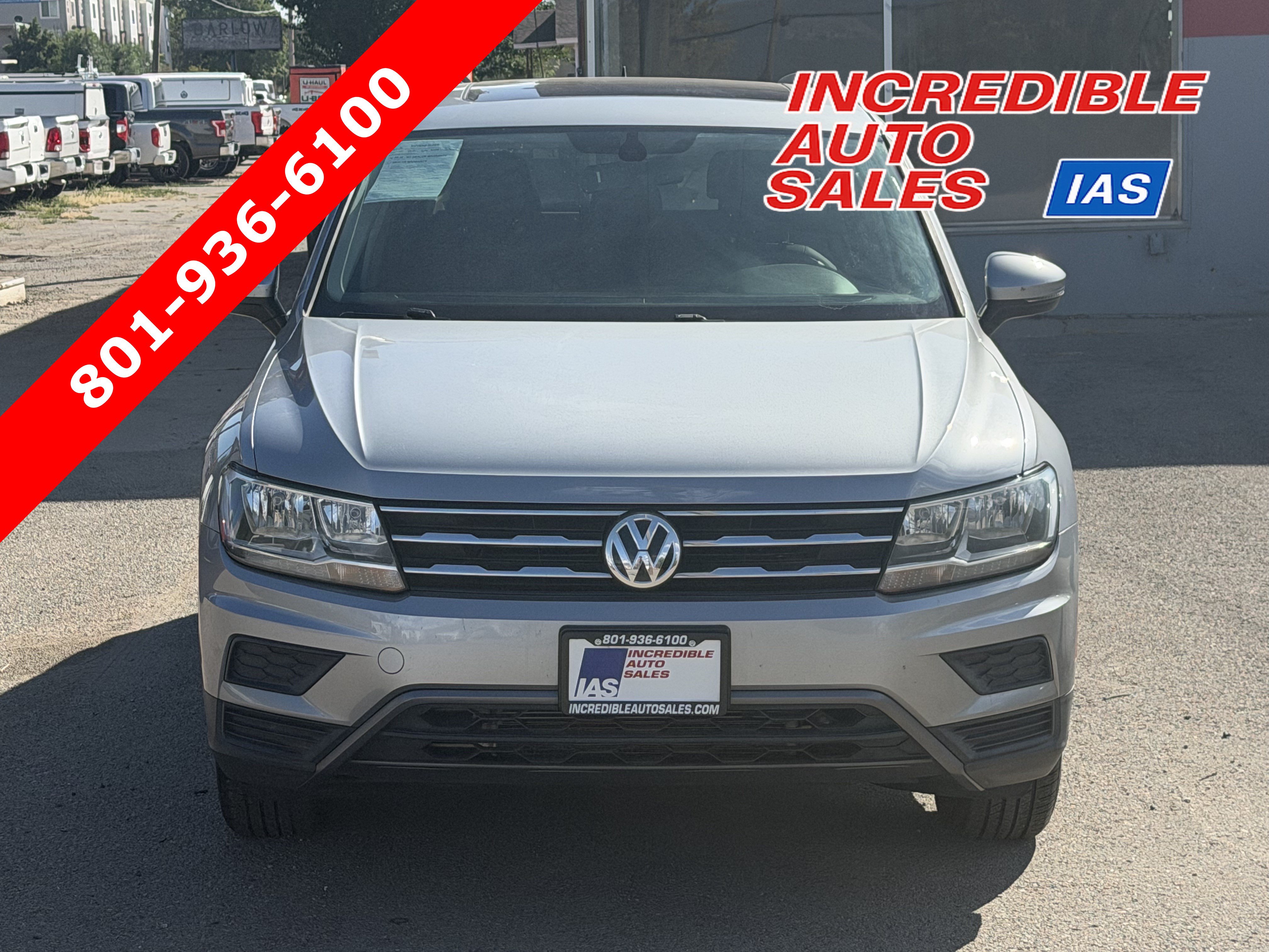 Used 2020 Volkswagen Tiguan SE w/ Panoramic Sunroof Package FWD image 1