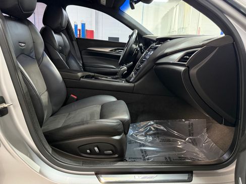 Used 2016 Cadillac CTS V w/ Luxury Package RWD image 30