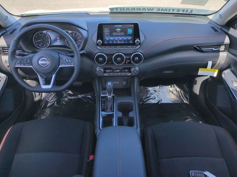 New 2025 Nissan Sentra SR image 15