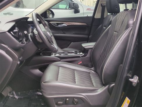 Used 2022 Buick Envision Avenir w/ Technology Package II image 22