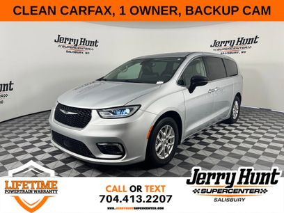 Used 2024 Chrysler Pacifica Touring-L
