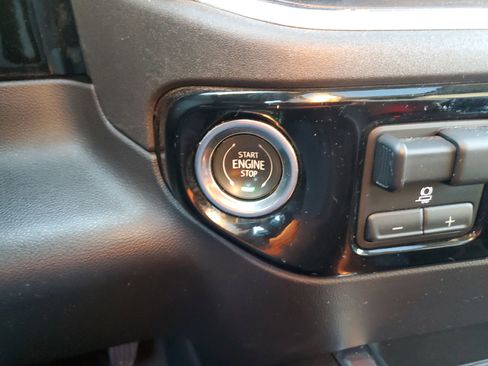 Used 2024 GMC Sierra 1500 SLT w/ SLT Premium Plus Package image 25