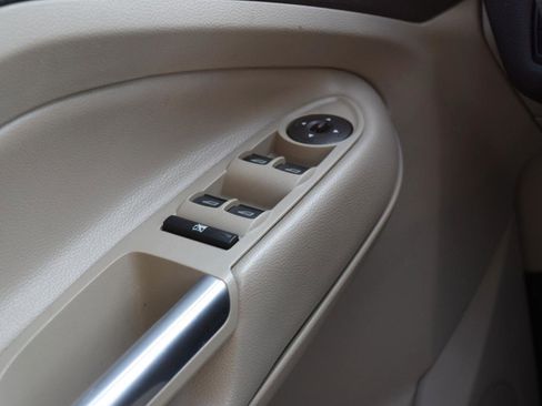 Used 2017 Ford Escape SE image 18