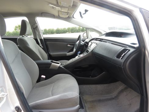 Used 2013 Toyota Prius Two FWD image 30