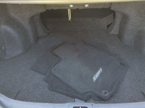 Used 2014 Toyota Camry LE image 27