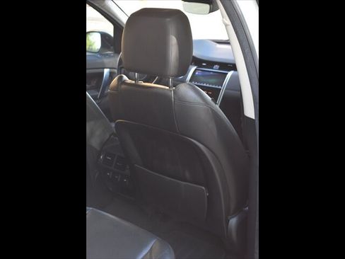 Used 2020 Land Rover Discovery Sport SE AWD/4WD image 26