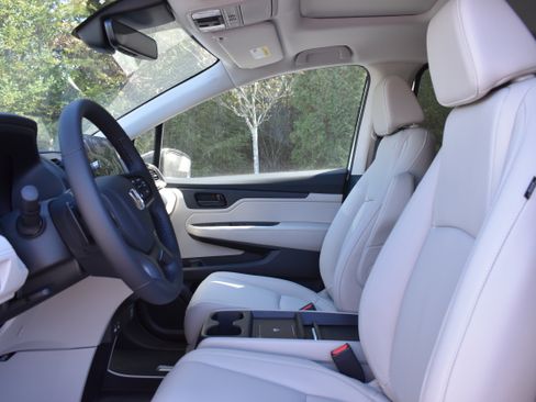 New 2025 Honda Odyssey EX-L image 13