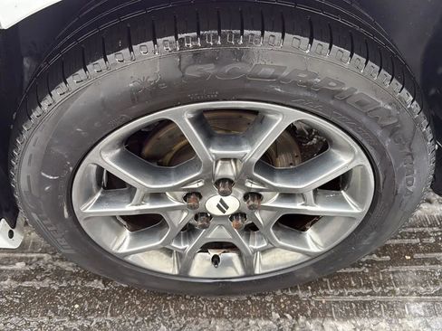 Used 2017 Dodge Charger SE w/ Power Sunroof Group image 9