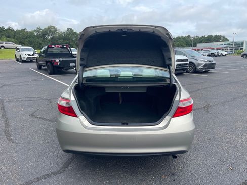 Used 2017 Toyota Camry LE FWD image 16