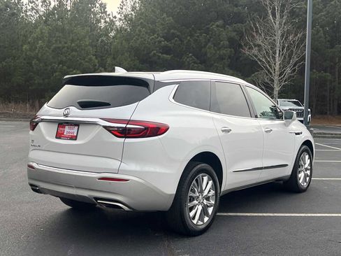 Used 2020 Buick Enclave Essence w/ Sound and Sites Package image 3