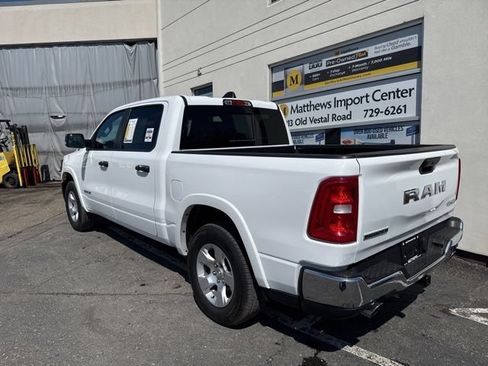 Used 2025 RAM 1500 Big Horn AWD/4WD image 3